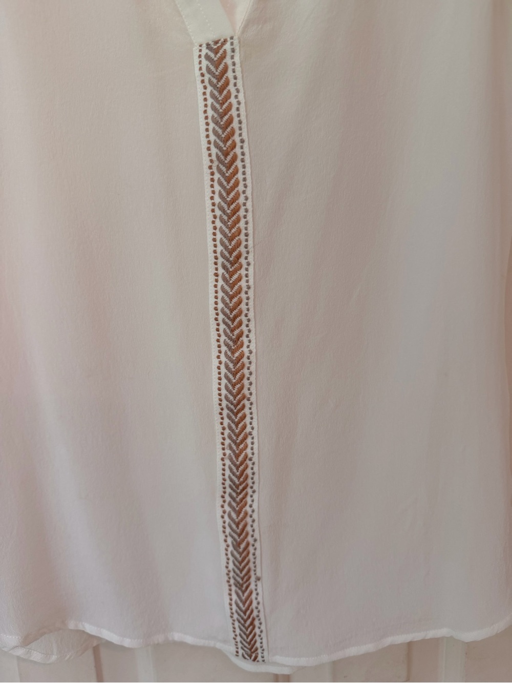 White Silk Sleeveless V-Neck Blouse, Center Gold Metallic Trim by AMS Pure, Sz S - Picture 4 of 14